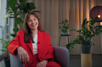 Kristina Bonitz, CEO von diffferent, im Interview über die neue Organisationsstruktur von diffferent